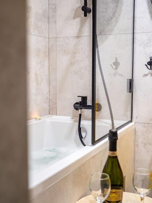 Apartament Chic In Historic Koneser Area *