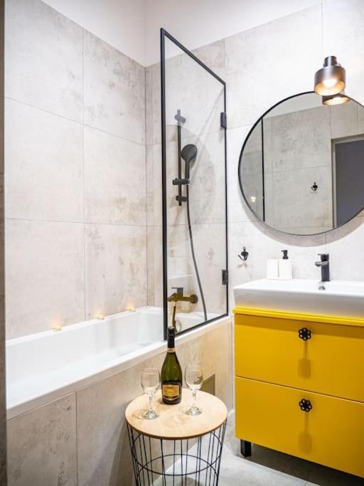 Apartament Chic In Historic Koneser Area