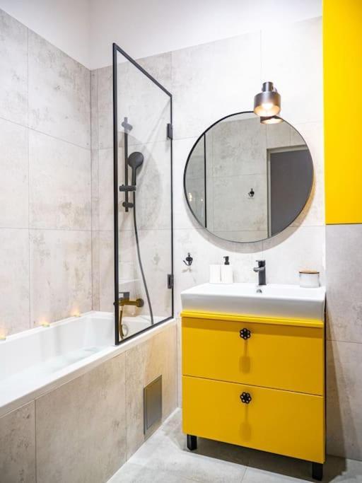 Apartament Chic In Historic Koneser Area